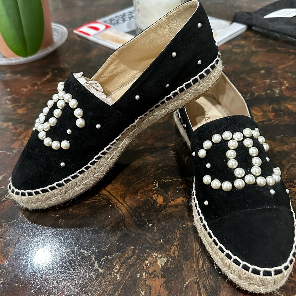 ❌ SOLD ❌ Chanel CC Pearl Espadrilles